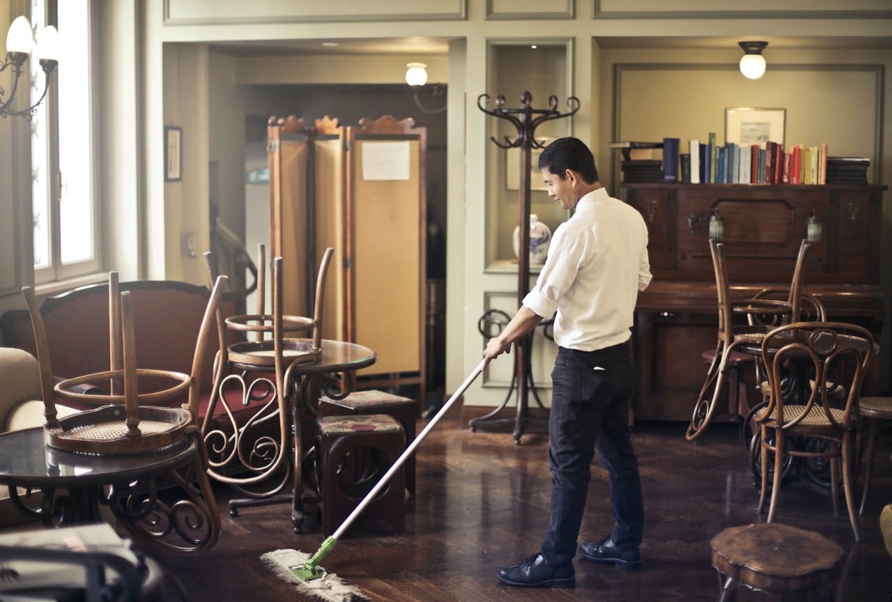 clean and safe restaurant facility